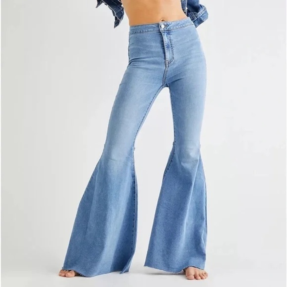 WE THE FREE PEOPLE Just Float On Flare Jeans
